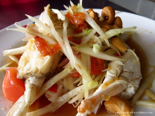 Green papaya salad with crab