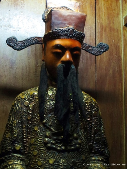 Chinese statue at Jade Emporer Pagoda