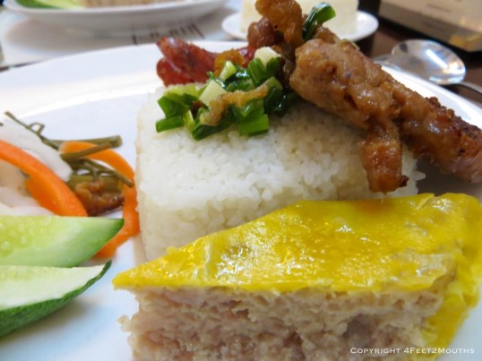 Broken rice with pork pie