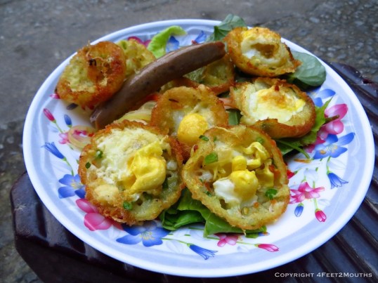 Bún thịt nướng rice cakes with quail eggs