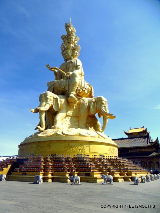 Stupa at the top of Emeishan