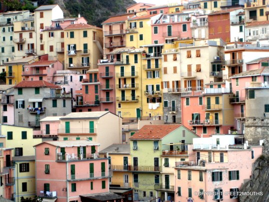 Five weeks in Europe in 2006: Monarola cliffside homes, Cinque Terra Italy